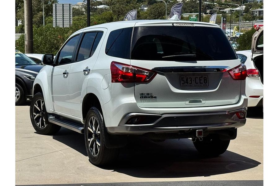 2021 Isuzu MU-X LS-U Photo 4