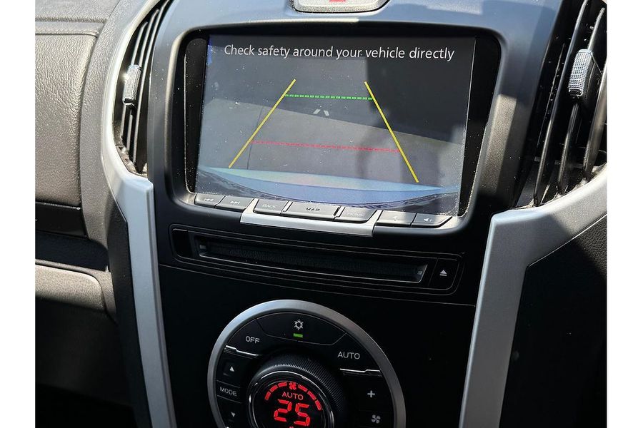 2021 Isuzu MU-X LS-U Photo 18