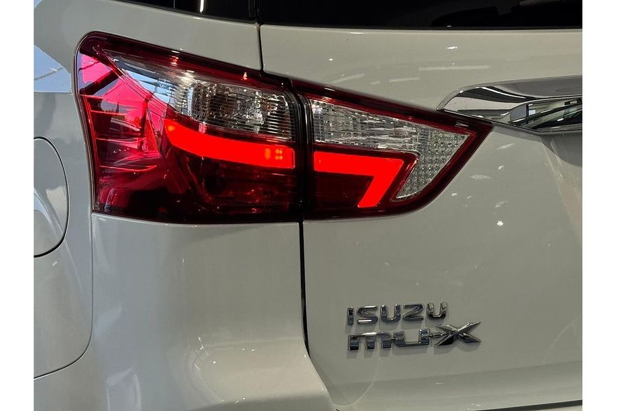 2021 Isuzu MU-X LS-U Photo 23