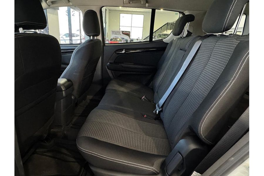 2021 Isuzu MU-X LS-U Photo 12