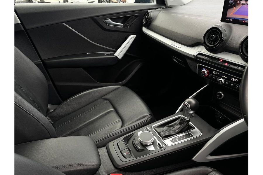 2018 Audi Q2 35 TFSI design GA Photo 15