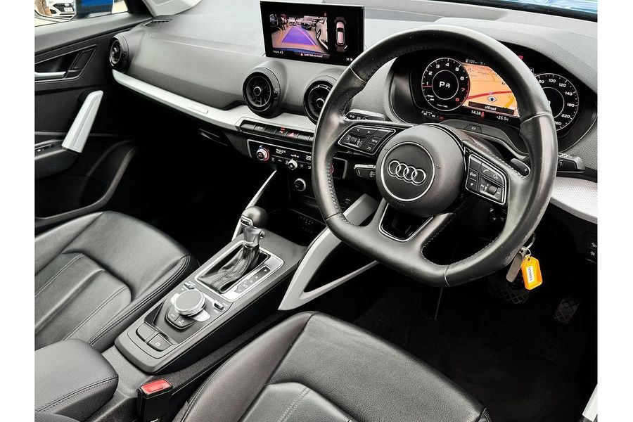 2018 Audi Q2 35 TFSI design GA Photo 2