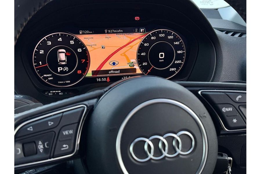 2018 Audi Q2 35 TFSI design GA Photo 12
